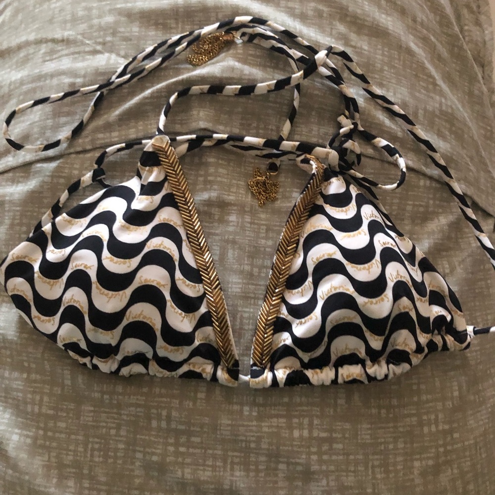 New without tags bathing suit top